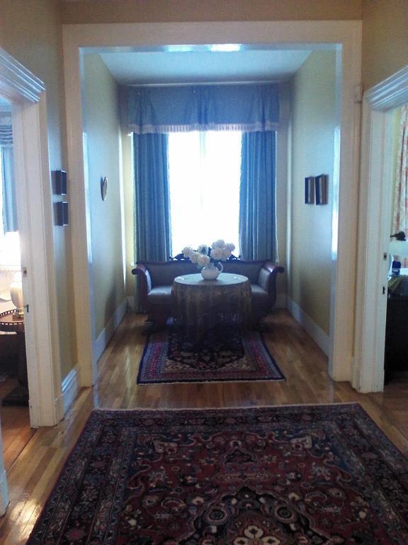 A Kingston Bed & Breakfast Exterior photo