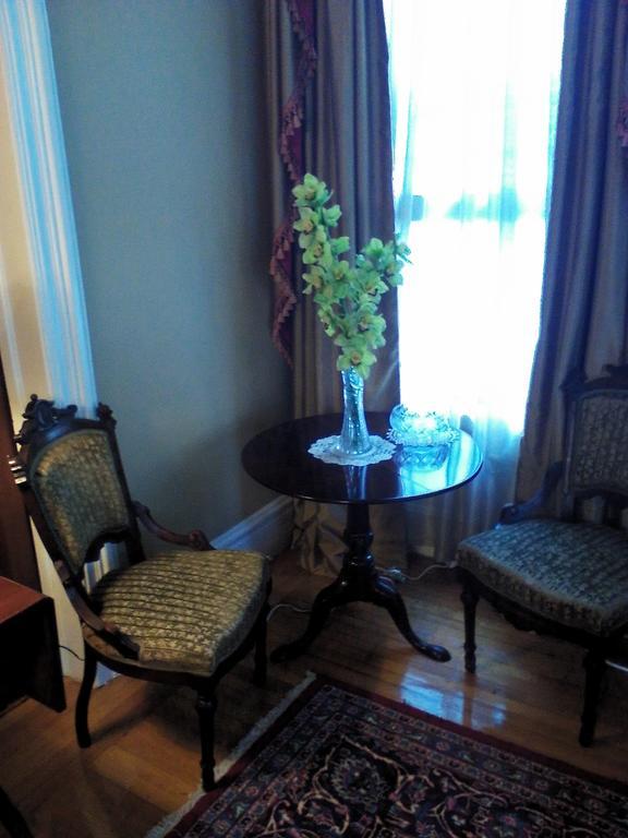 A Kingston Bed & Breakfast Exterior photo